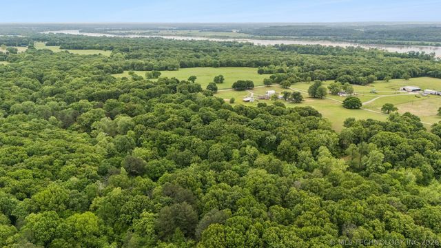 16714 S 241st East Avenue, Coweta, OK 74429