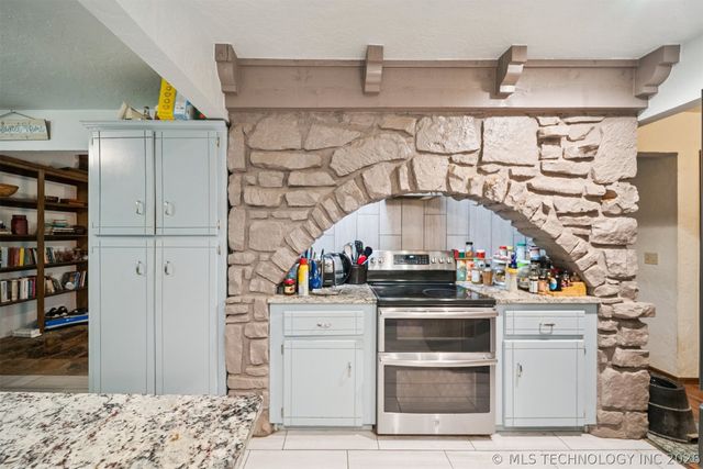 16714 S 241st East Avenue, Coweta, OK 74429