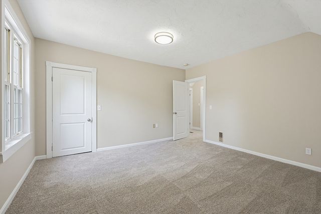 39 Johnston Avenue 1, Northbridge, MA 01588