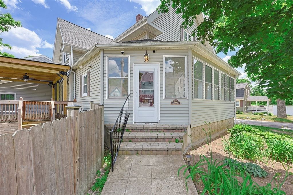 39 Johnston Avenue 1, Northbridge, MA 01588