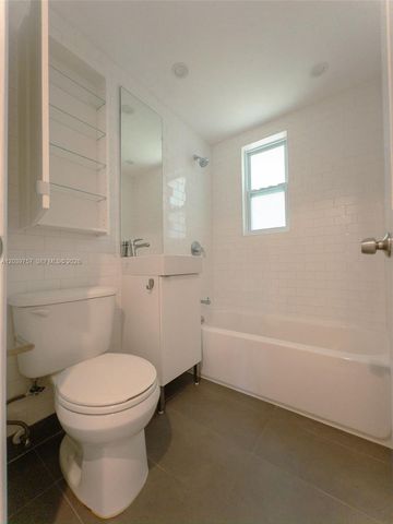 3676 Oak Avenue 5, Miami, FL 33133