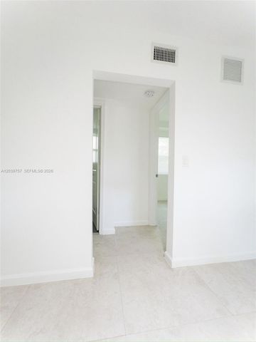 3676 Oak Avenue 5, Miami, FL 33133