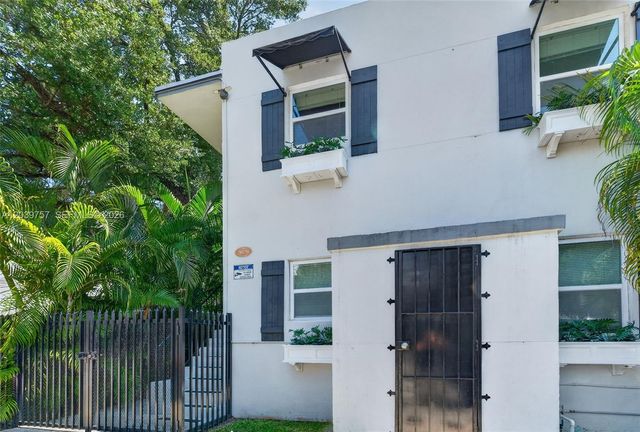 3676 Oak Avenue 5, Miami, FL 33133