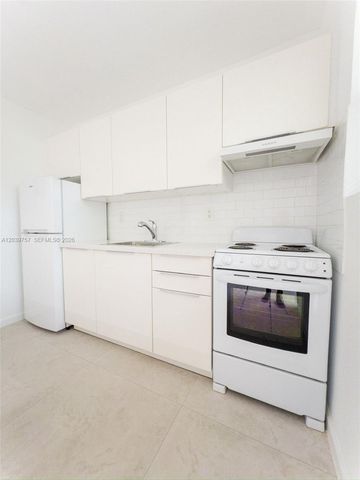 3676 Oak Avenue 5, Miami, FL 33133
