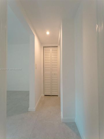 3676 Oak Avenue 5, Miami, FL 33133