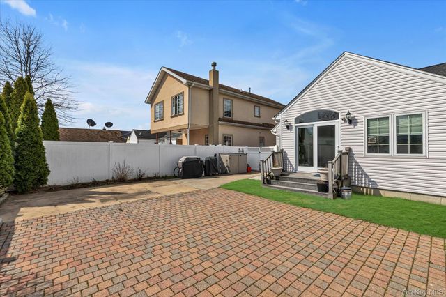 163 Hoffman Street, Franklin Square, NY 11010