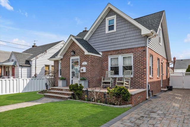 163 Hoffman Street, Franklin Square, NY 11010