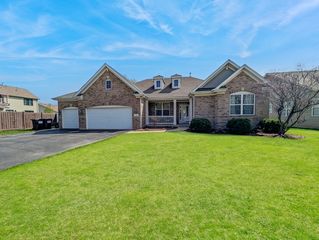 1906 Hillside Lane, Mchenry, IL 60051