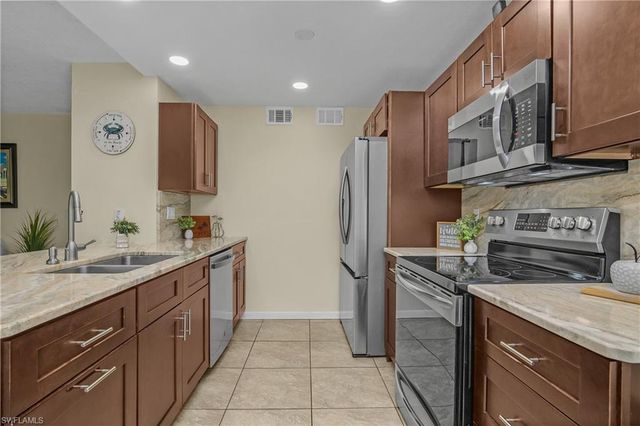 4112 19th PL 104, Cape Coral, FL 33904