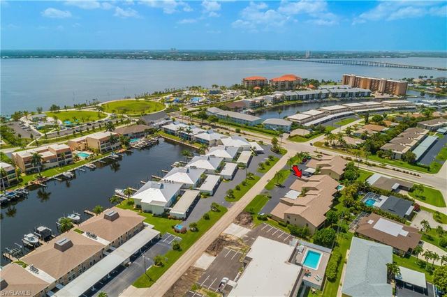 4112 19th PL 104, Cape Coral, FL 33904