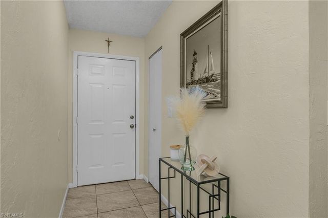 4112 19th PL 104, Cape Coral, FL 33904