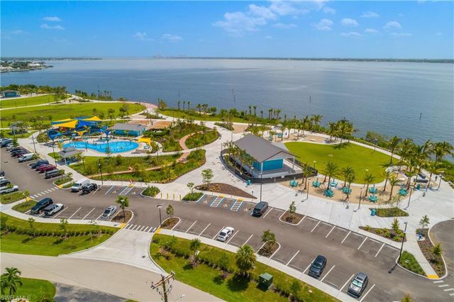 4112 19th PL 104, Cape Coral, FL 33904