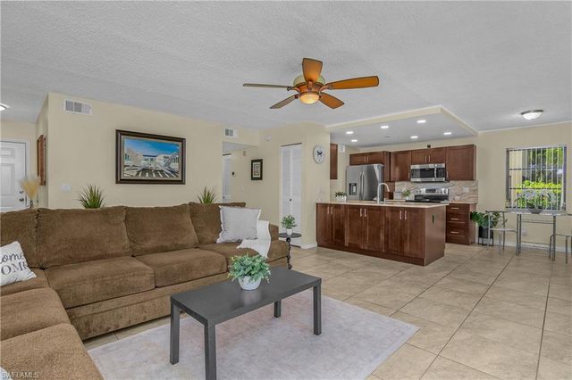 4112 19th PL 104, Cape Coral, FL 33904