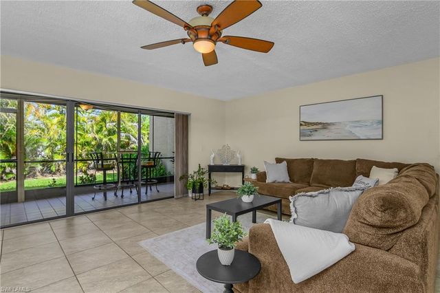 4112 19th PL 104, Cape Coral, FL 33904