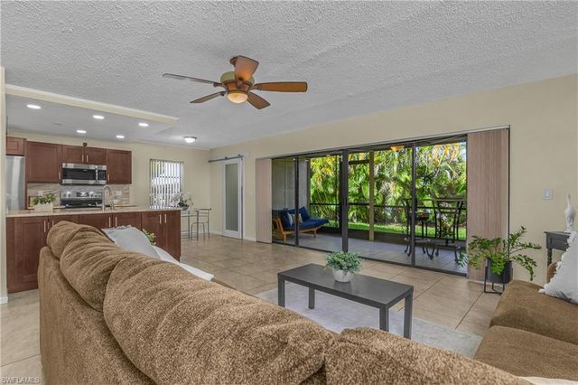 4112 19th PL 104, Cape Coral, FL 33904
