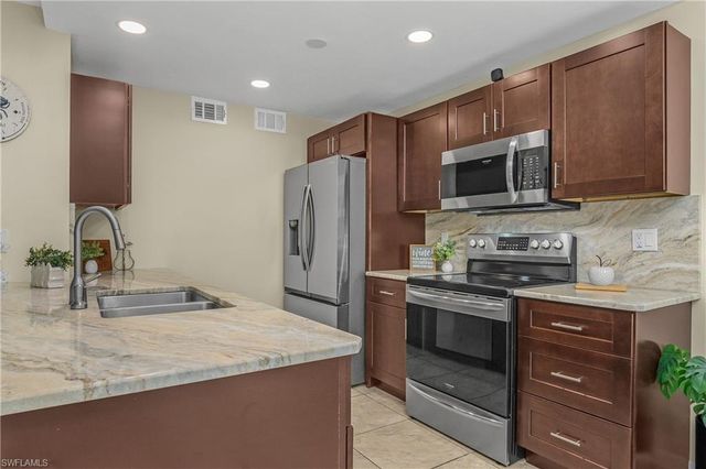 4112 19th PL 104, Cape Coral, FL 33904