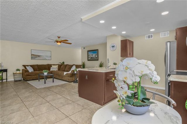 4112 19th PL 104, Cape Coral, FL 33904