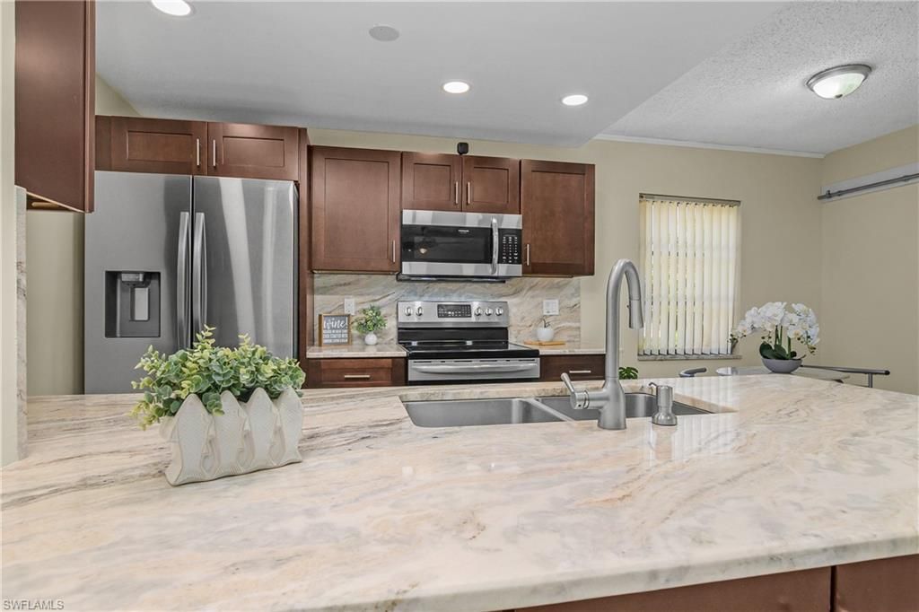 4112 19th PL 104, CAPE CORAL, FL 33904 — photo 2