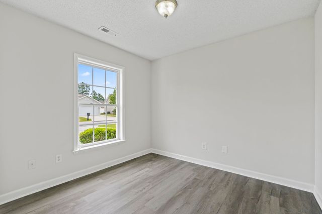 957 Bellflower Dr., Longs, SC 29568