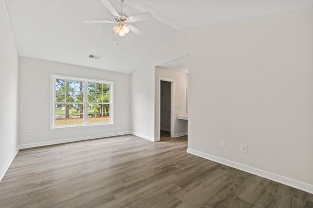 957 Bellflower Dr., Longs, SC 29568
