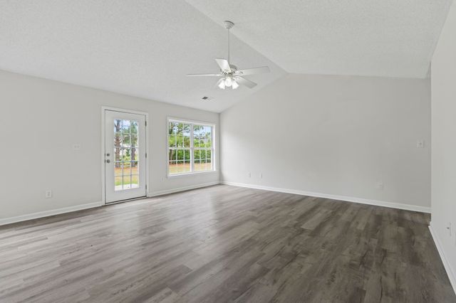 957 Bellflower Dr., Longs, SC 29568