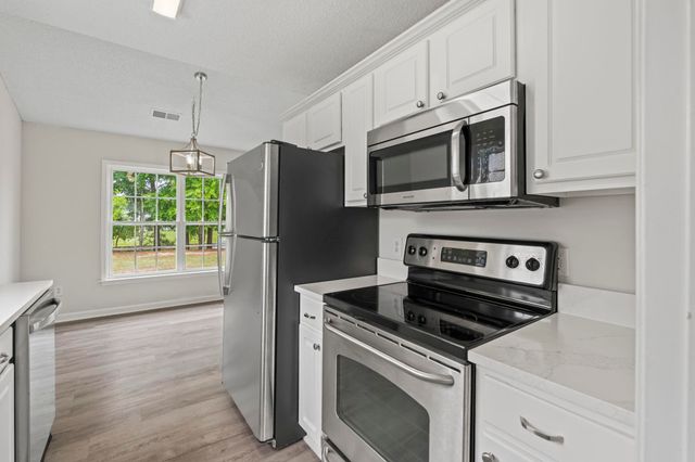 957 Bellflower Dr., Longs, SC 29568