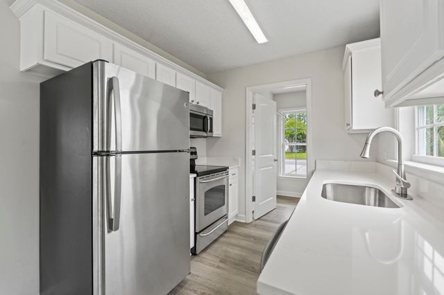 957 Bellflower Dr., Longs, SC 29568