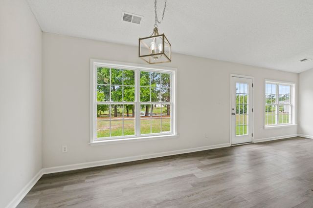 957 Bellflower Dr., Longs, SC 29568
