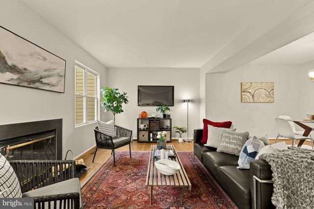 2890 SCHOOLHOUSE CIR, Silver Spring, MD 20902