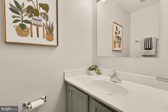 2890 SCHOOLHOUSE CIR, Silver Spring, MD 20902