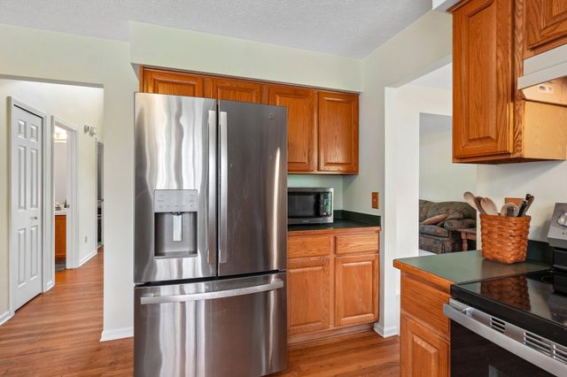 6338 Dalton Ridge, Hamburg Twp, MI 48116