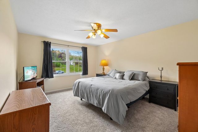 6338 Dalton Ridge, Hamburg Twp, MI 48116