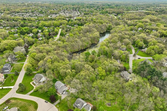 6338 Dalton Ridge, Hamburg Twp, MI 48116