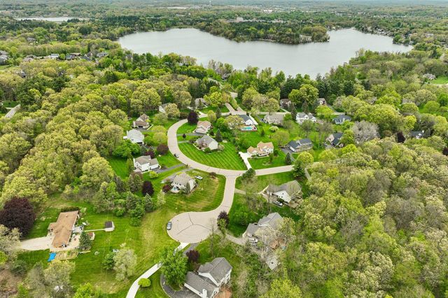 6338 Dalton Ridge, Hamburg Twp, MI 48116