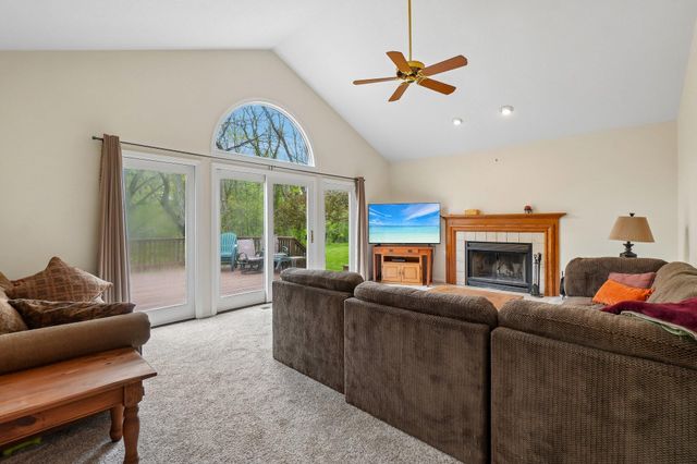 6338 Dalton Ridge, Hamburg Twp, MI 48116