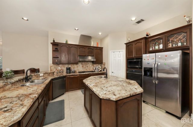 12304 Portebello Drive, Bakersfield, CA 93312