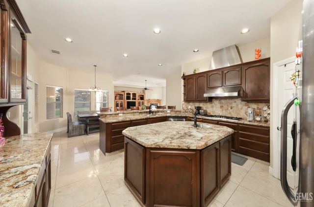 12304 Portebello Drive, Bakersfield, CA 93312