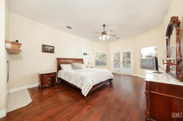 12304 Portebello Drive, Bakersfield, CA 93312