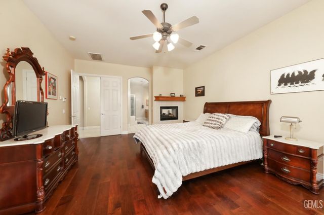 12304 Portebello Drive, Bakersfield, CA 93312
