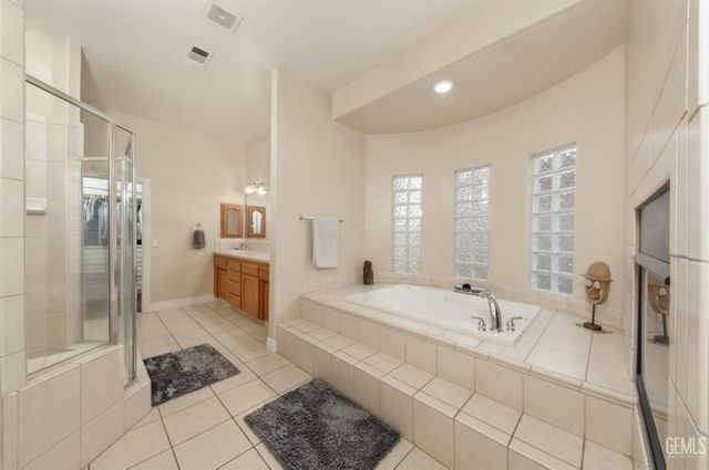 12304 Portebello Drive, Bakersfield, CA 93312