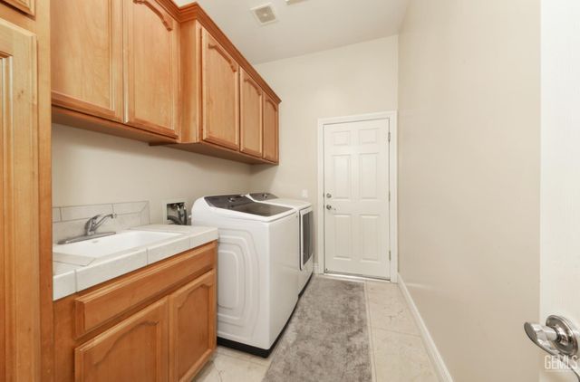 12304 Portebello Drive, Bakersfield, CA 93312