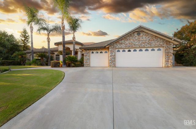 12304 Portebello Drive, Bakersfield, CA 93312