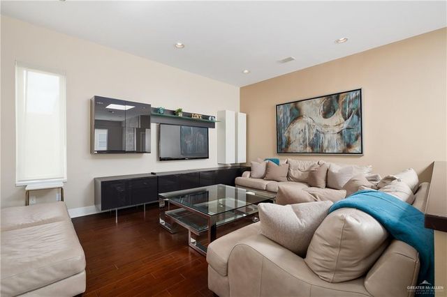 2210 S 49th Lane, Mcallen, TX 78503