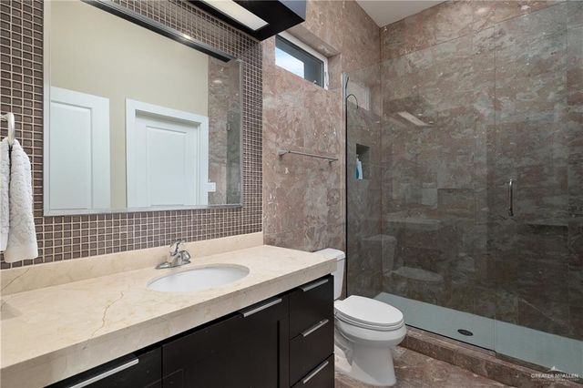 2210 S 49th Lane, Mcallen, TX 78503