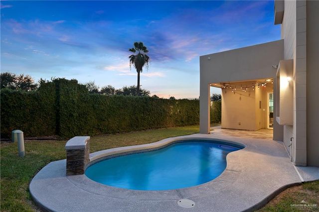 2210 S 49th Lane, Mcallen, TX 78503