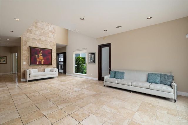 2210 S 49th Lane, Mcallen, TX 78503
