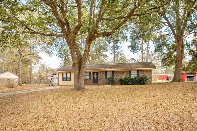 140 Whispering Pines Trail, Waycross, GA 31503