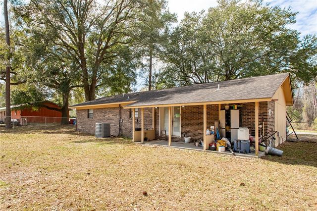 140 Whispering Pines Trail, Waycross, GA 31503