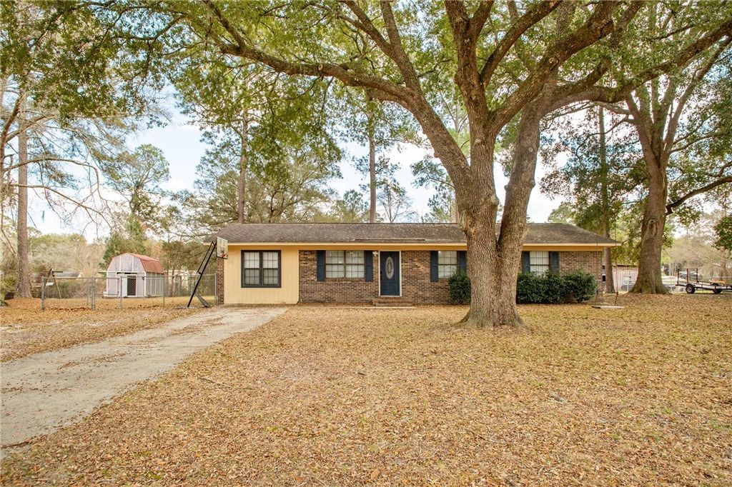 140 Whispering Pines Trail, Waycross, GA 31503