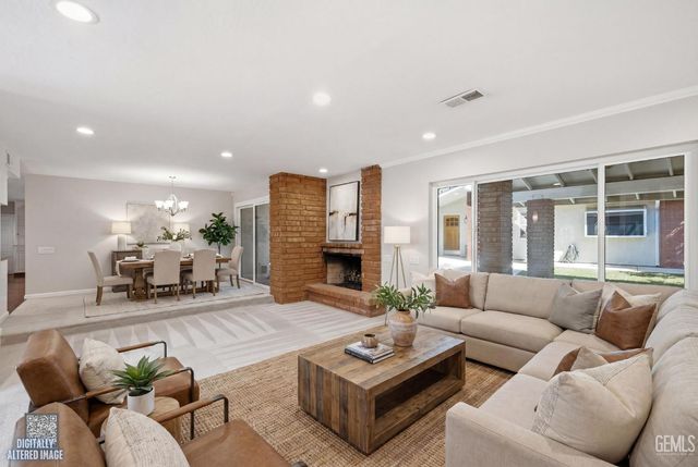 1912 Country Club Drive, Bakersfield, CA 93306